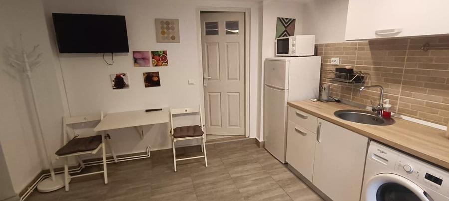 Apartament cu 2 camere nedecomandat, mobilat în Centrul Istoric