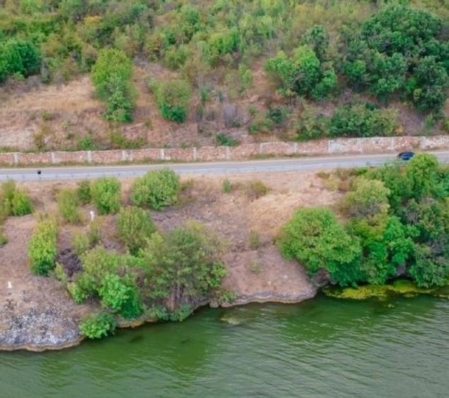 Teren intravilan de 1398 mp, în Svinița