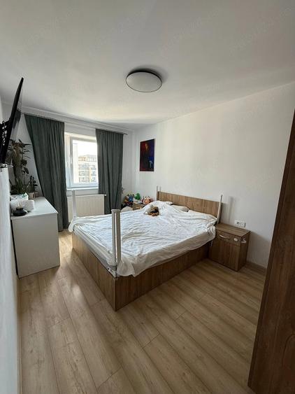 Apartament cu 2 camere decomandat în Tractorul