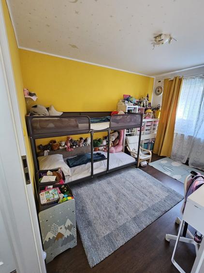 Apartament cu 3 camere decomandat, mobilat în Lipovei