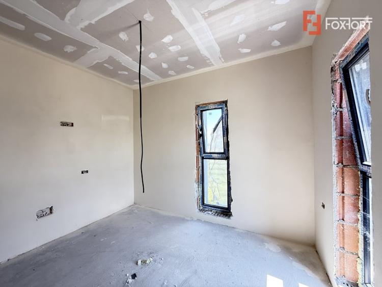 Duplex cu 3 camere cu Teren 247 Mp în Săcălaz