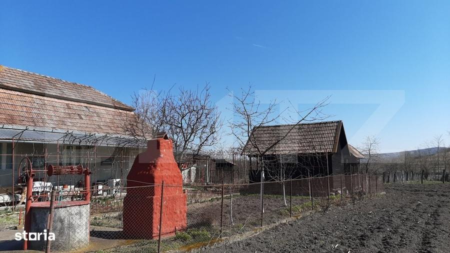 Casă cu 3 camere în Chețani