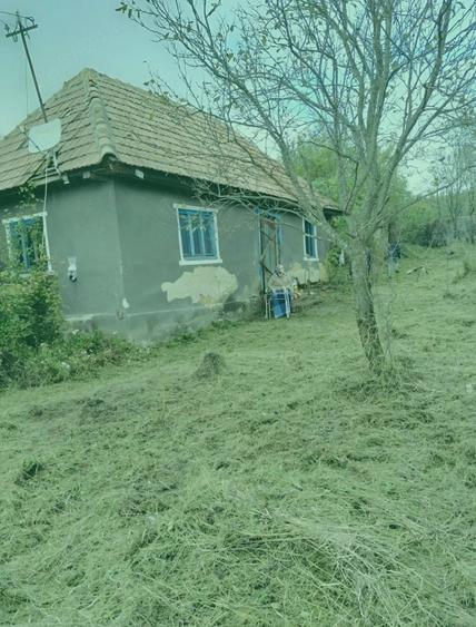 Casă cu 2 camere cu Teren 590 Mp în Rediu