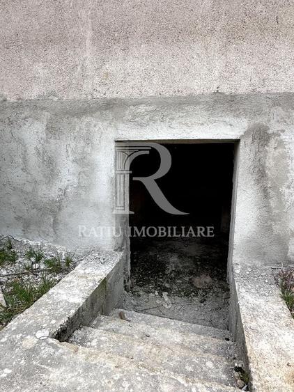 Casă individuală cu 3 camere cu Canalizare în Stracoș