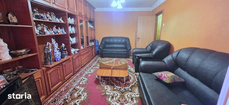 Apartament cu 3 camere decomandat în Gara