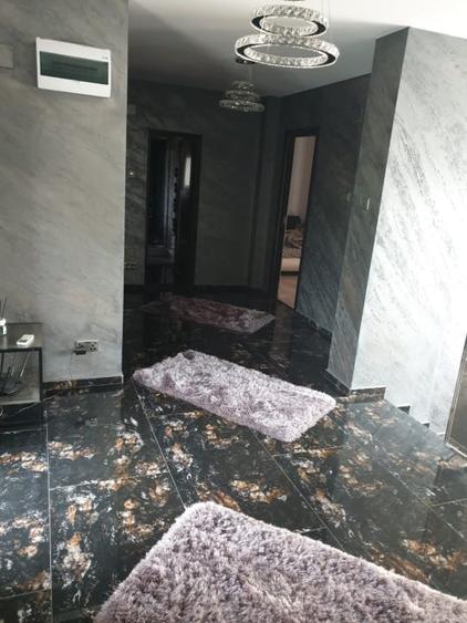 Casă individuală cu 8 camere cu Piscina în Brestei