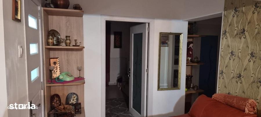 Apartament cu 3 camere decomandat în Ostroveni