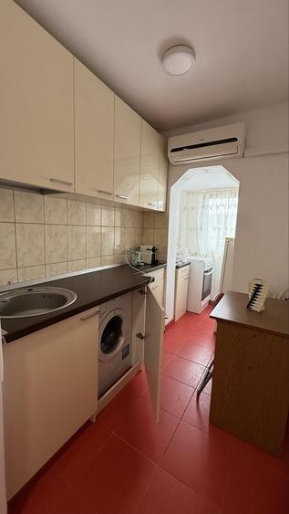 Garsonieră decomandată în Complex Studențesc
