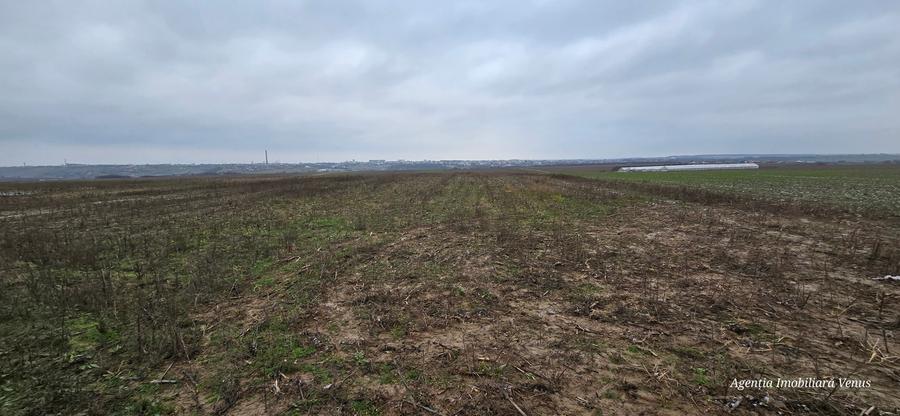Teren agricol intravilan de 35000 mp, în Periferie