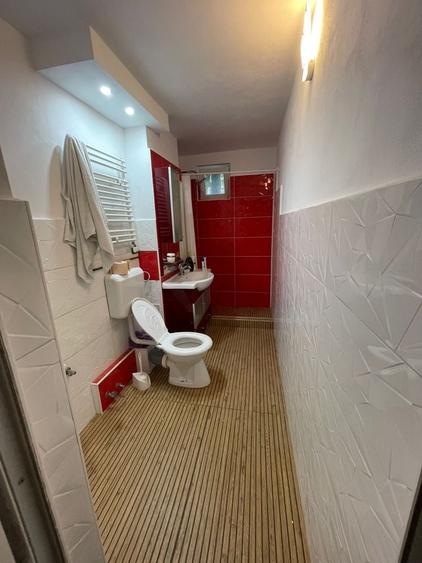 Apartament cu 4 camere semidecomandat în Central