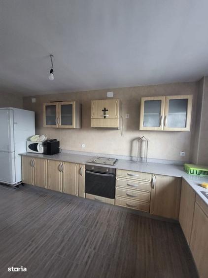 Casă cu 5 camere cu Teren 936 Mp în Central