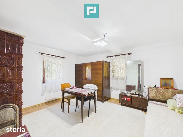 Casă cu 6 camere cu Teren 2877 Mp în Ineu