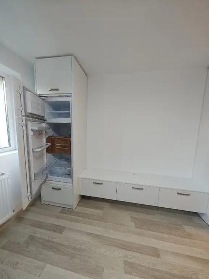 Garsonieră decomandată în Narcisa
