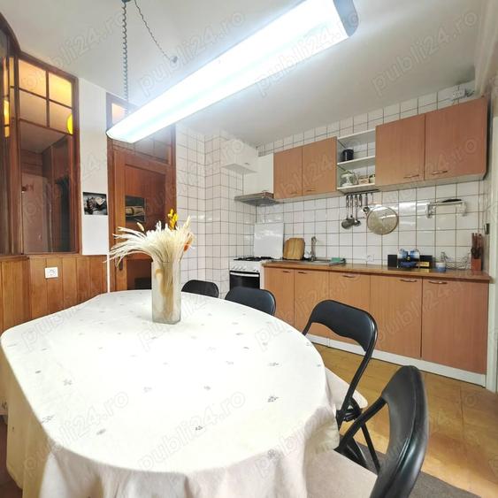 Apartament cu 4 camere decomandat, mobilat în Centrul Civic