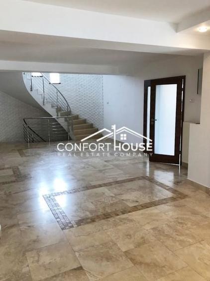 Casă individuală cu 6 camere cu Piscina în Iancu Nicolae