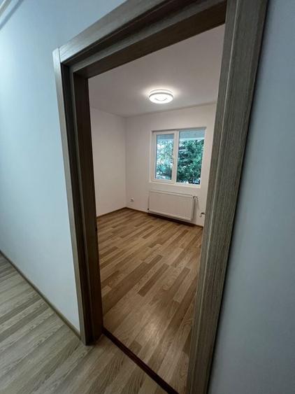 Apartament cu 2 camere decomandat în Roșu