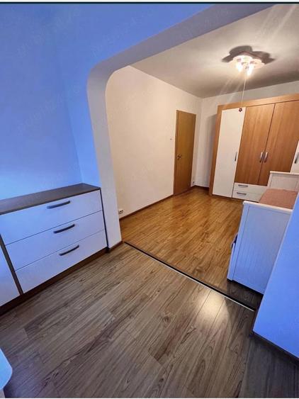 Apartament cu 3 camere decomandat în Lipovei
