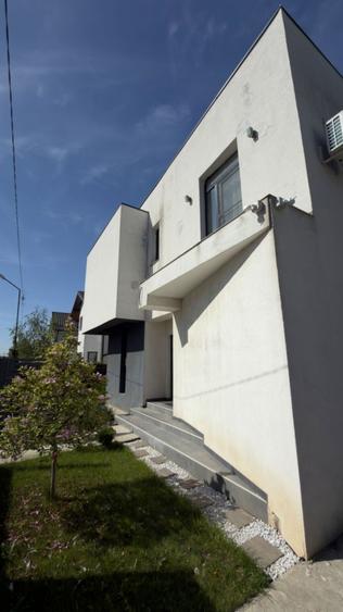 Casă individuală cu 6 camere cu Canalizare în Tunari