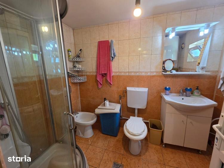 Casă cu 2 camere cu Teren 1200 Mp în Central