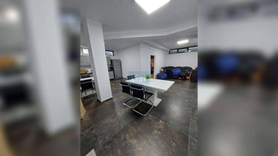 Casă cu 9 camere cu Canalizare în Andrei Mureșanu
