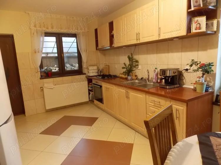 Casă cu 5 camere cu Teren 380 Mp în Central