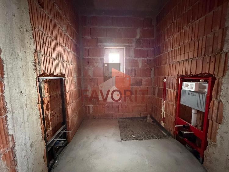Duplex cu 4 camere cu Canalizare în Sânandrei