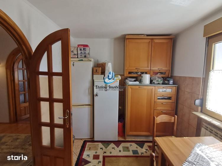 Apartament cu 3 camere decomandat în Calea Romanului