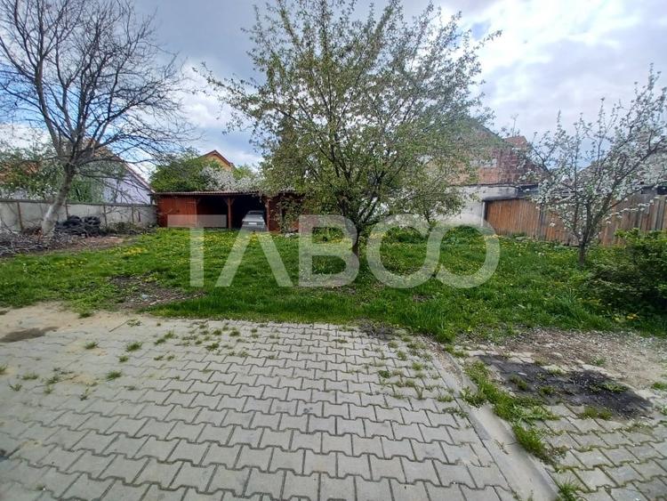 Casă individuală cu 12 camere cu Canalizare în Central