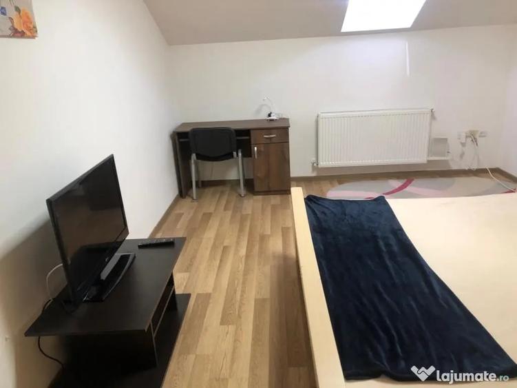 Garsonieră decomandată în Borhanci