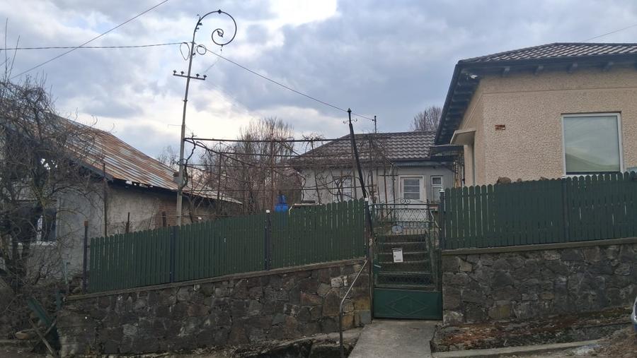 Casă individuală cu 4 camere cu Teren 1600 Mp în Autogară