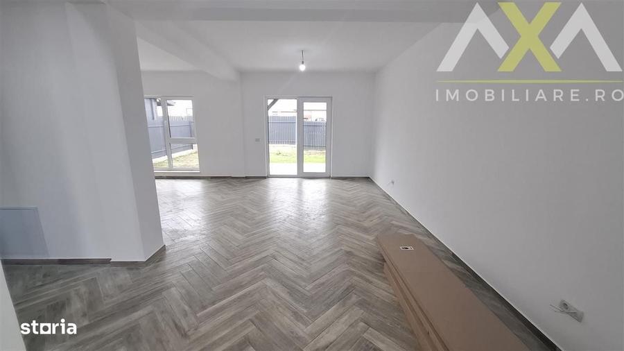 Casă cu 4 camere în Uricani