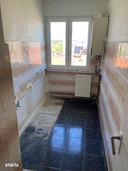Apartament cu 2 camere semidecomandat în 14 Mai