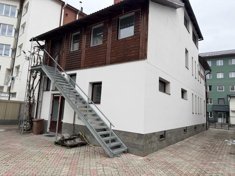 Spațiu comercial, de 600 mp, în Central