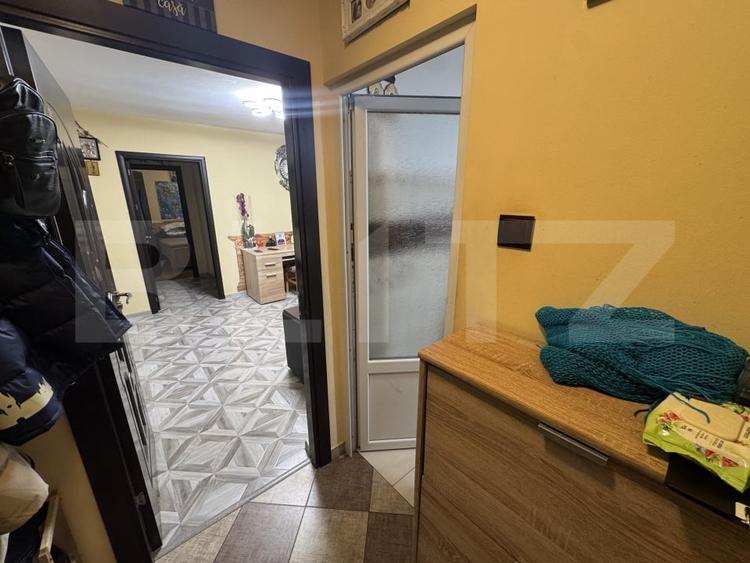 Apartament cu 2 camere semidecomandat, mobilat în Podul de Piatră