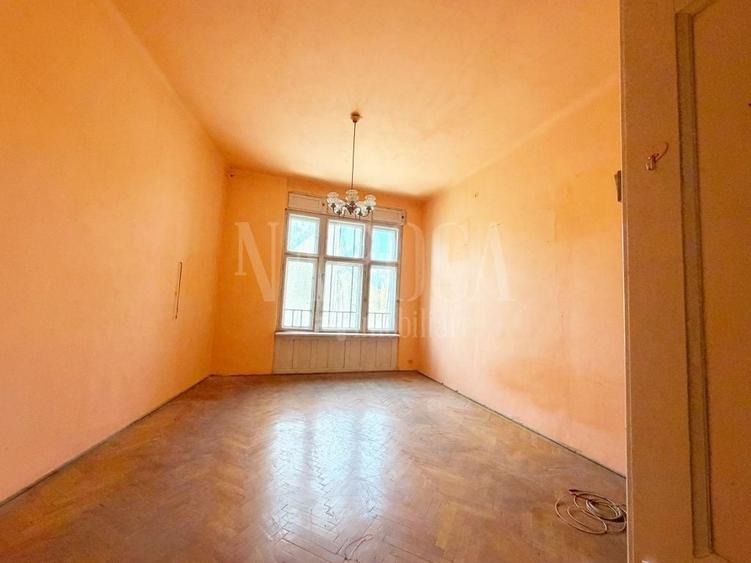 Apartament cu 4 camere semidecomandat în Central