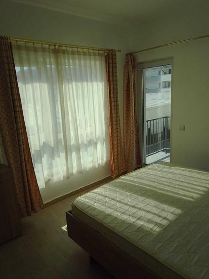 Apartament cu 3 camere decomandat în Florești