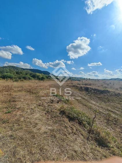 Teren agricol extravilan de 12600 mp, în Unirea