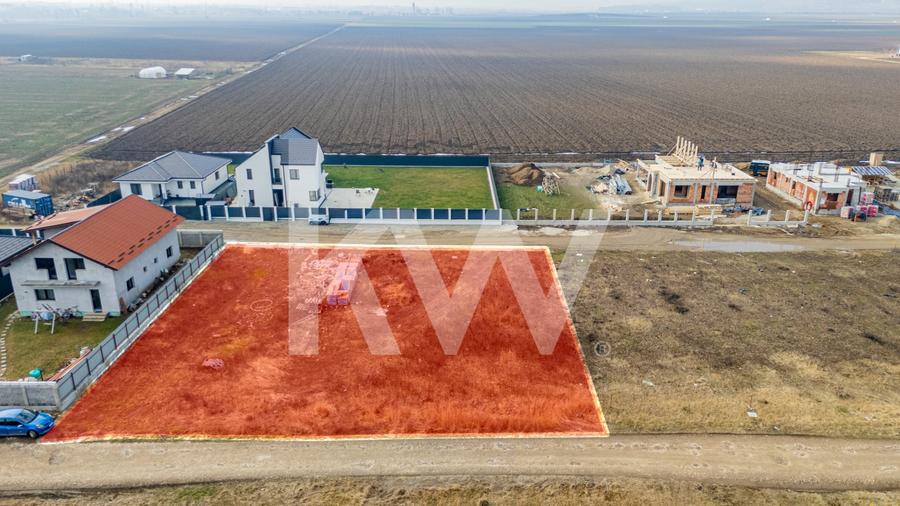 Teren Construcții intravilan de 1273 mp, în Cristian
