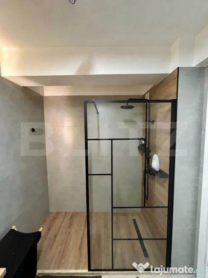 Apartament cu 3 camere semidecomandat în Gruia