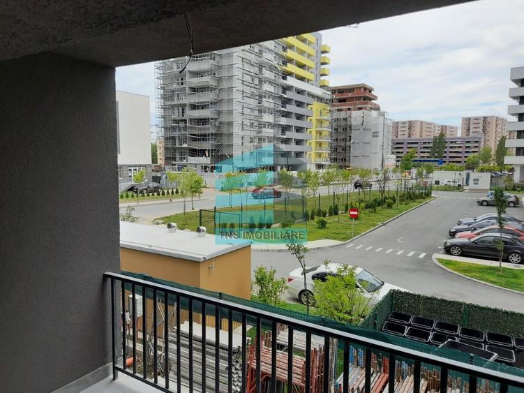 Apartament cu 4 camere decomandat în Titan