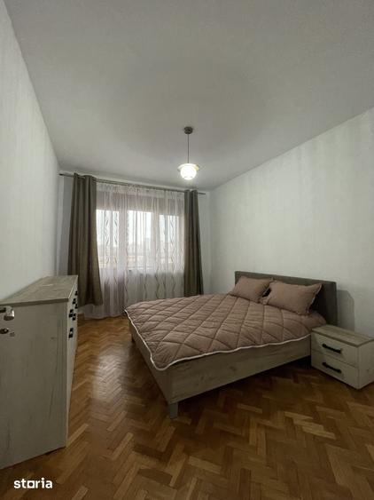 Apartament cu 3 camere decomandat în Cetate