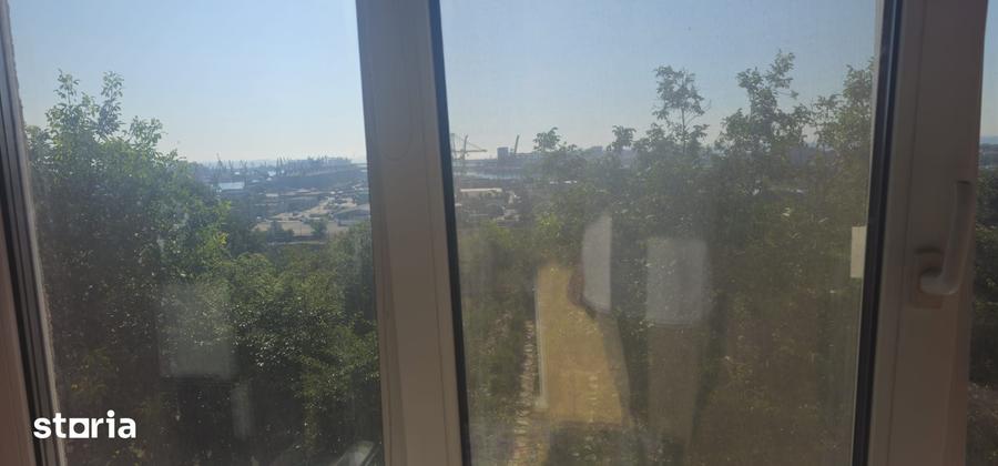 Garsonieră în Far