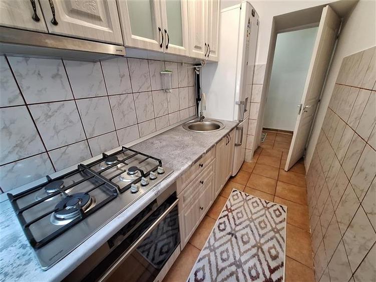 Apartament cu 3 camere nedecomandat, mobilat în Orizont