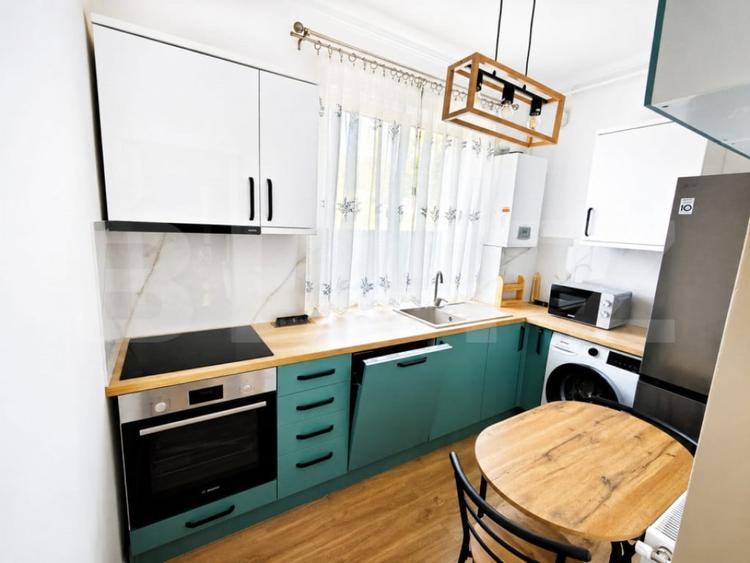 Apartament cu 2 camere decomandat în Livezeni