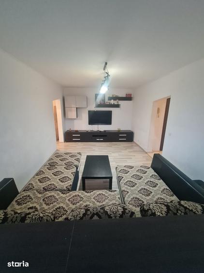 Apartament cu 3 camere semidecomandat în Militari