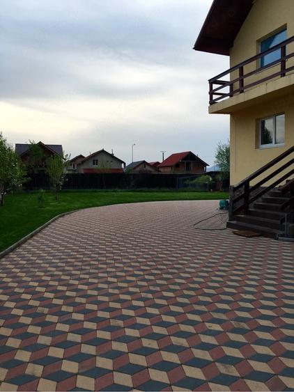 Casă cu 7 camere cu Teren 1300 Mp în Sânpetru