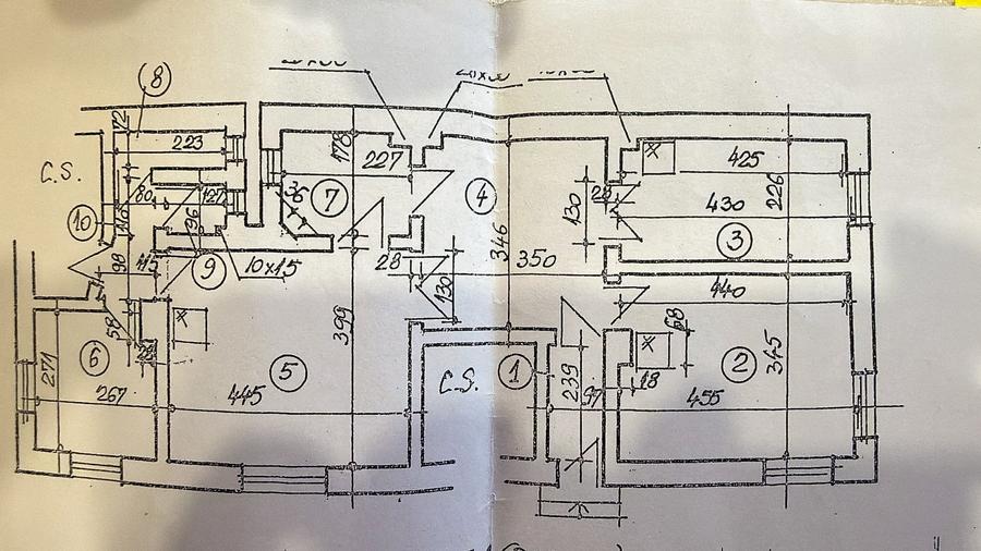 Apartament cu 4 camere semidecomandat în Calea Călărașilor