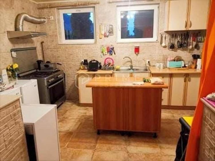 Casă individuală cu 8 camere cu Canalizare în Ivănești