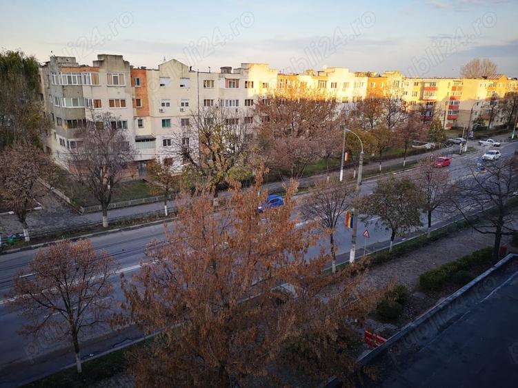 Vand apartament 3 camere, sos. Bucuresti - 5