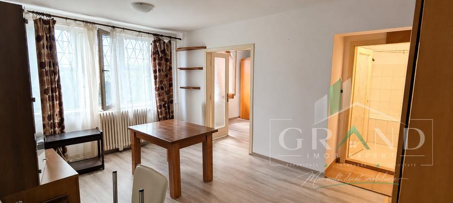 Apartament cu 2 camere semidecomandat, mobilat în Central